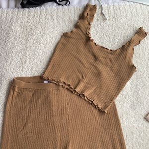Tiger mist 2 piece brown set.